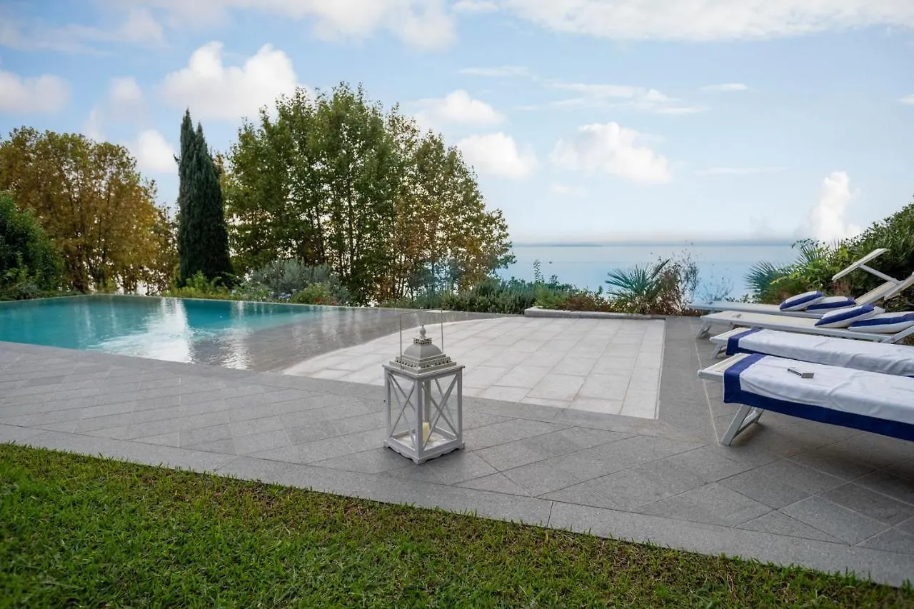 Villa Infinity - Regarda Travel Bardolino Italy